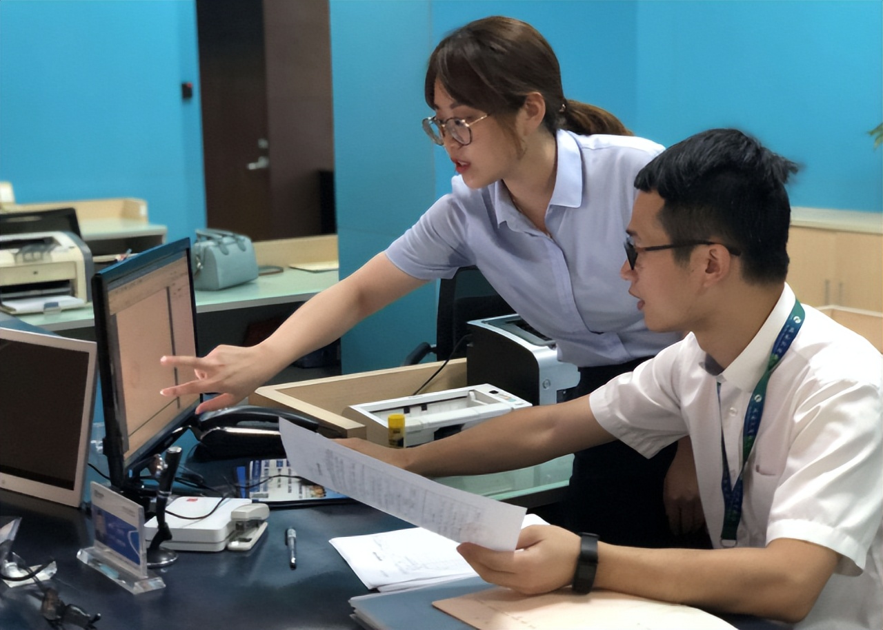 张雪峰靠乒乓球特长到银行工作,国家开发银行张雪峰