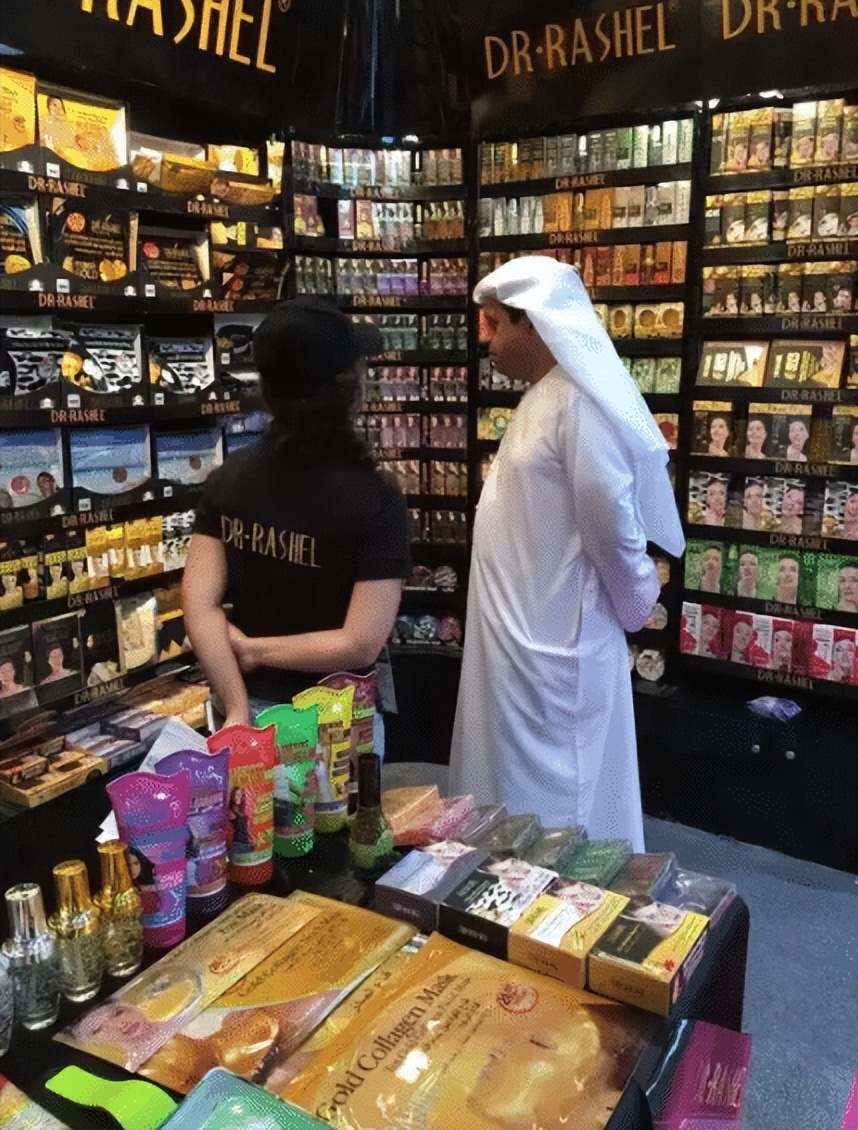 在迪拜居住的消费水平高吗,迪拜富裕的真实生活