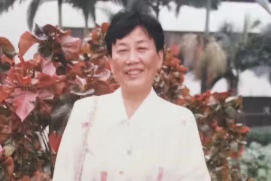 演西游记的六小龄童最近新消息,西游记重聚明星六小龄童