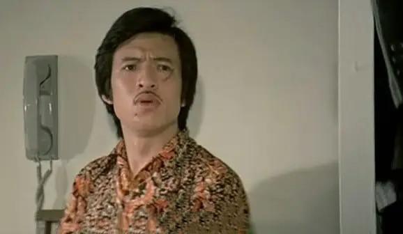 国内赚钱国外花，这7位知名明星移居国外，个个住豪宅开豪车