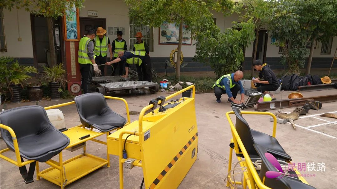 咻——铁路敞篷小跑车来啦