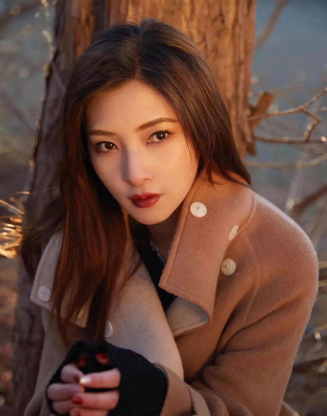 主持人柏安,柏安的红酒