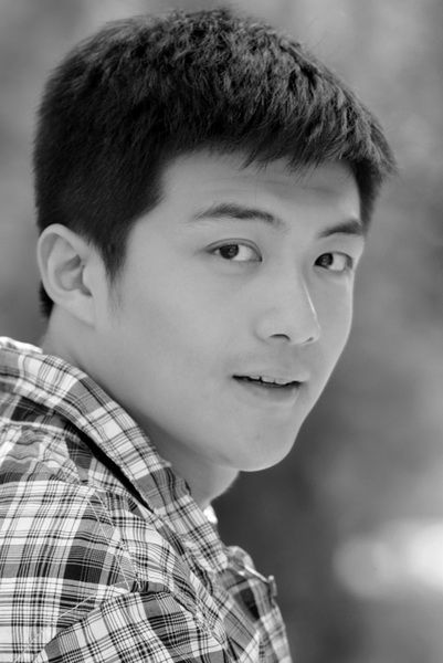 明明演技烂，还被硬捧成实力派，2023刚开年，这6位演员就露了馅