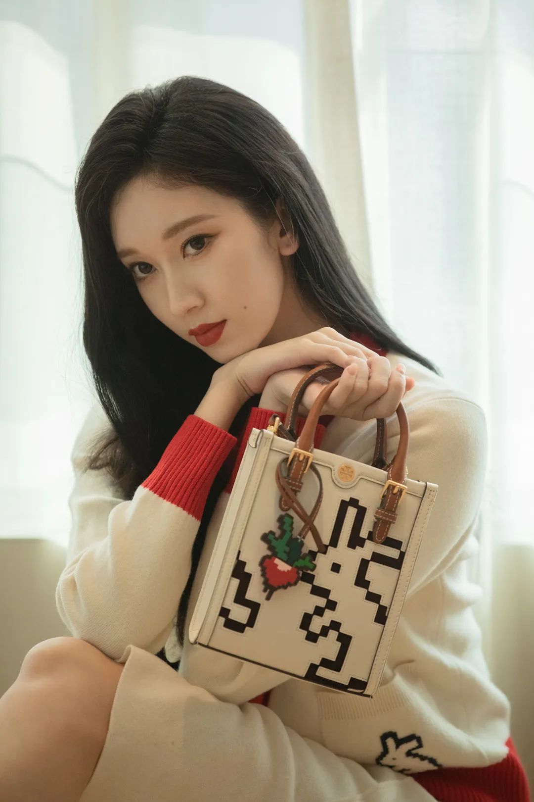 汤唯和赵今麦,赵今麦新包