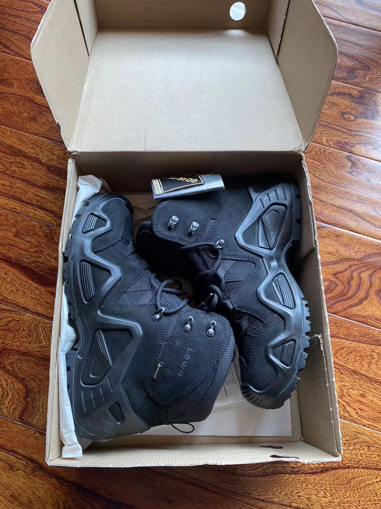 lowazephyr测评,户外lowazephyr战术靴搭配