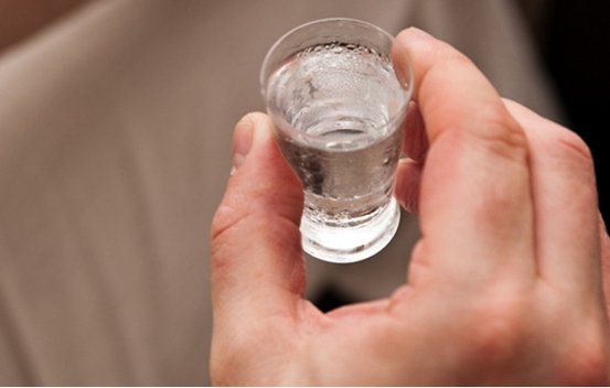 酒量不大喝酒后第二天头疼,平时酒量还行有时候喝一点头疼