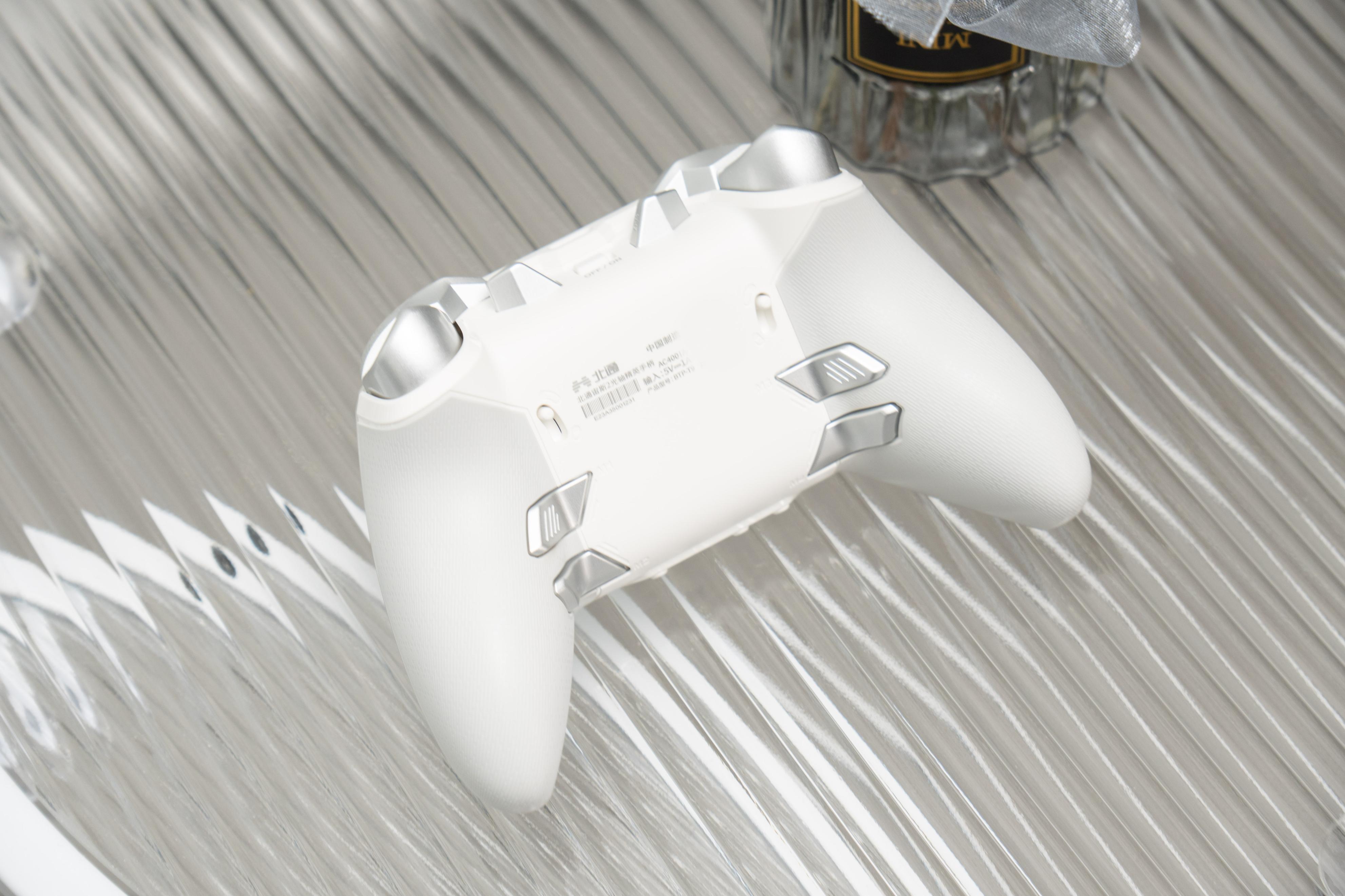 北通游戏手柄宙斯2,北通宙斯2手柄好还是pro手柄好