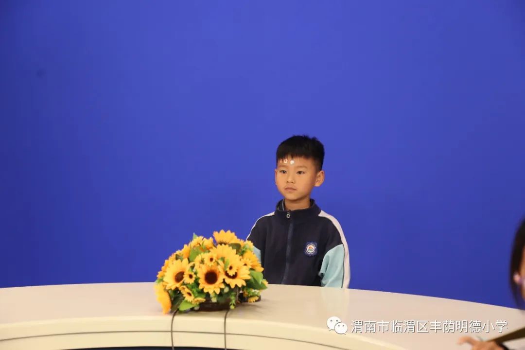 涓板窞骞煎皬琛旀帴,涓拌崼