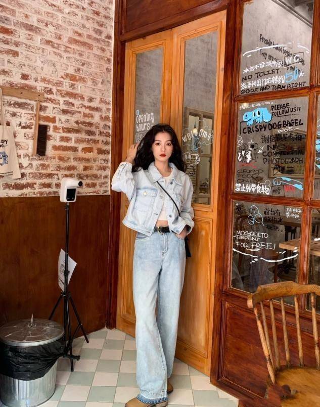 今年流行裤子不皱有垂感,今年裤子流行红色吗