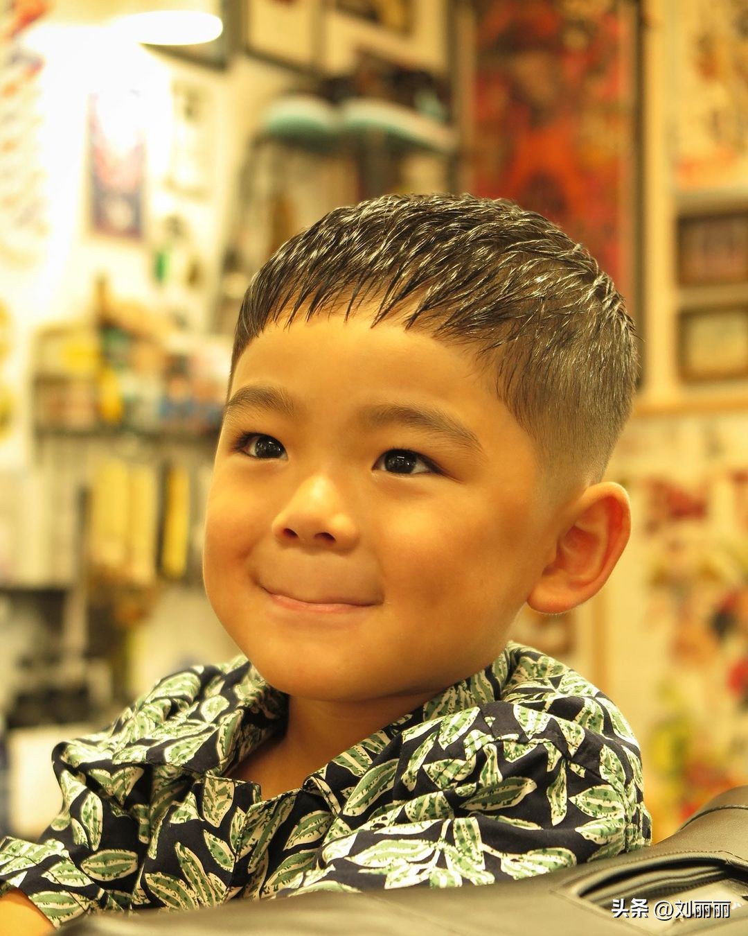 小男孩发型图片帅气潮流休闲,家庭理发帅气小男孩发型