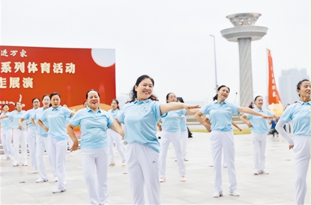 非凡十年出彩中原,非凡十年焕新蝶变