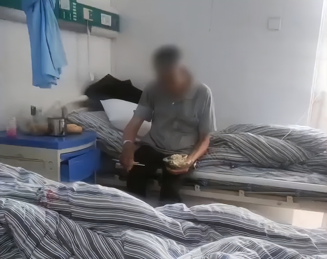 心酸一位85岁老人的哭诉,湖南老人住院