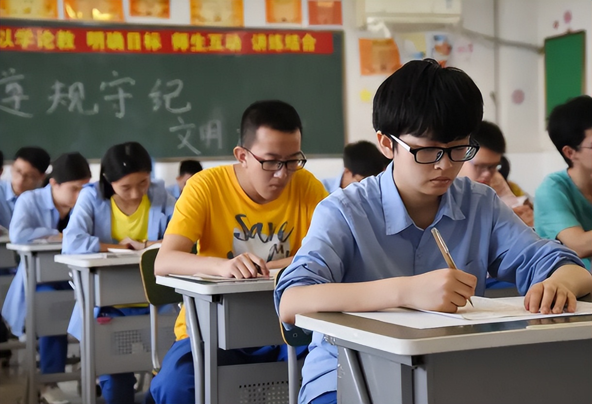 高考神仙字体卷面,高考出现神仙卷面字迹工整漂亮