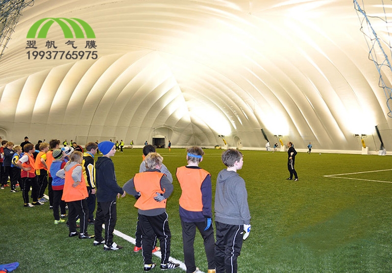 气膜足球场封闭式,气膜足球场使用费用
