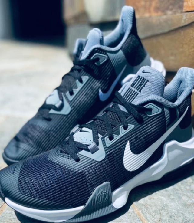 耐克抄袭的人多吗,耐克抄袭起家