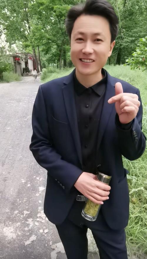 顶流网红李子柒,李子柒为什么能成为顶流网红