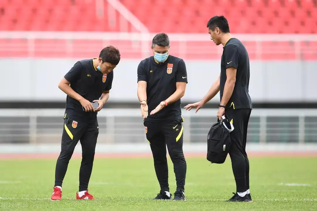 曝足协签下60万年薪,曝足协加紧研究欠薪清偿