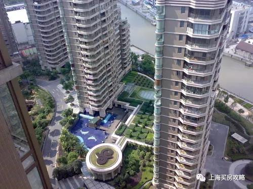 女足教练租房,女足教练足球队员