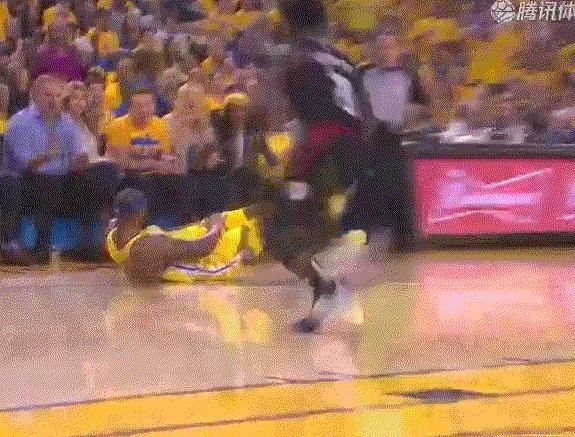 用一生来对抗傲慢与偏见，万字长文记录库里的乔丹精神