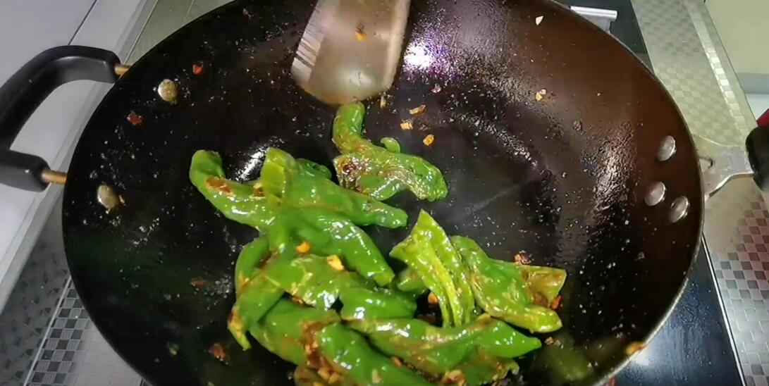 冬天手脚冰凉一定要多吃这个汤,手脚冰冷多吃这几道菜