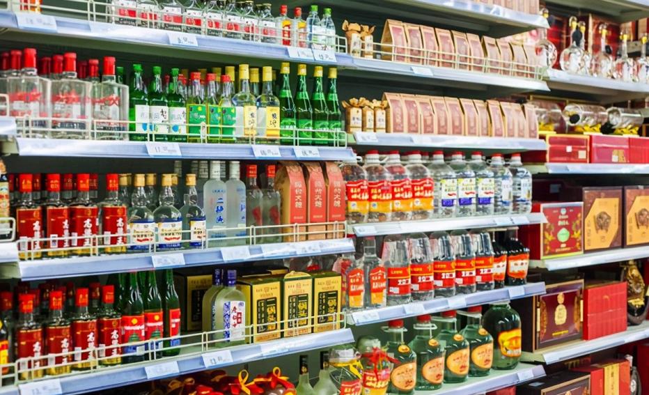 谁说海南无好酒？这4大“便宜”酒正中下怀，内行人整箱往家搬