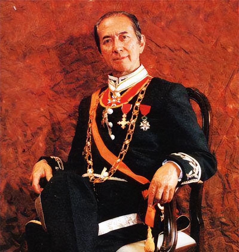 赌王何鸿燊：86万续命针每日一针，800万金丝楠木棺开启世纪葬礼