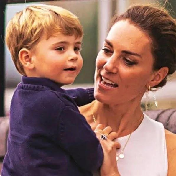 路易小王子全部图片,乔治路易小王子照片对比