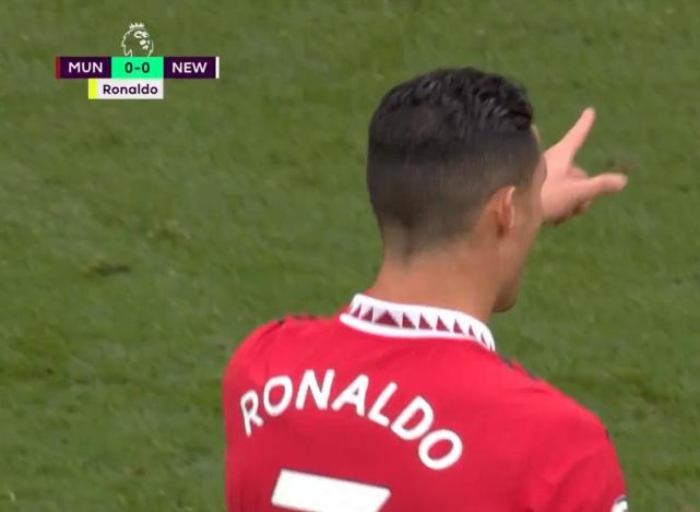 c罗被抢进球爆射球门,c罗偷门将进球惹争议