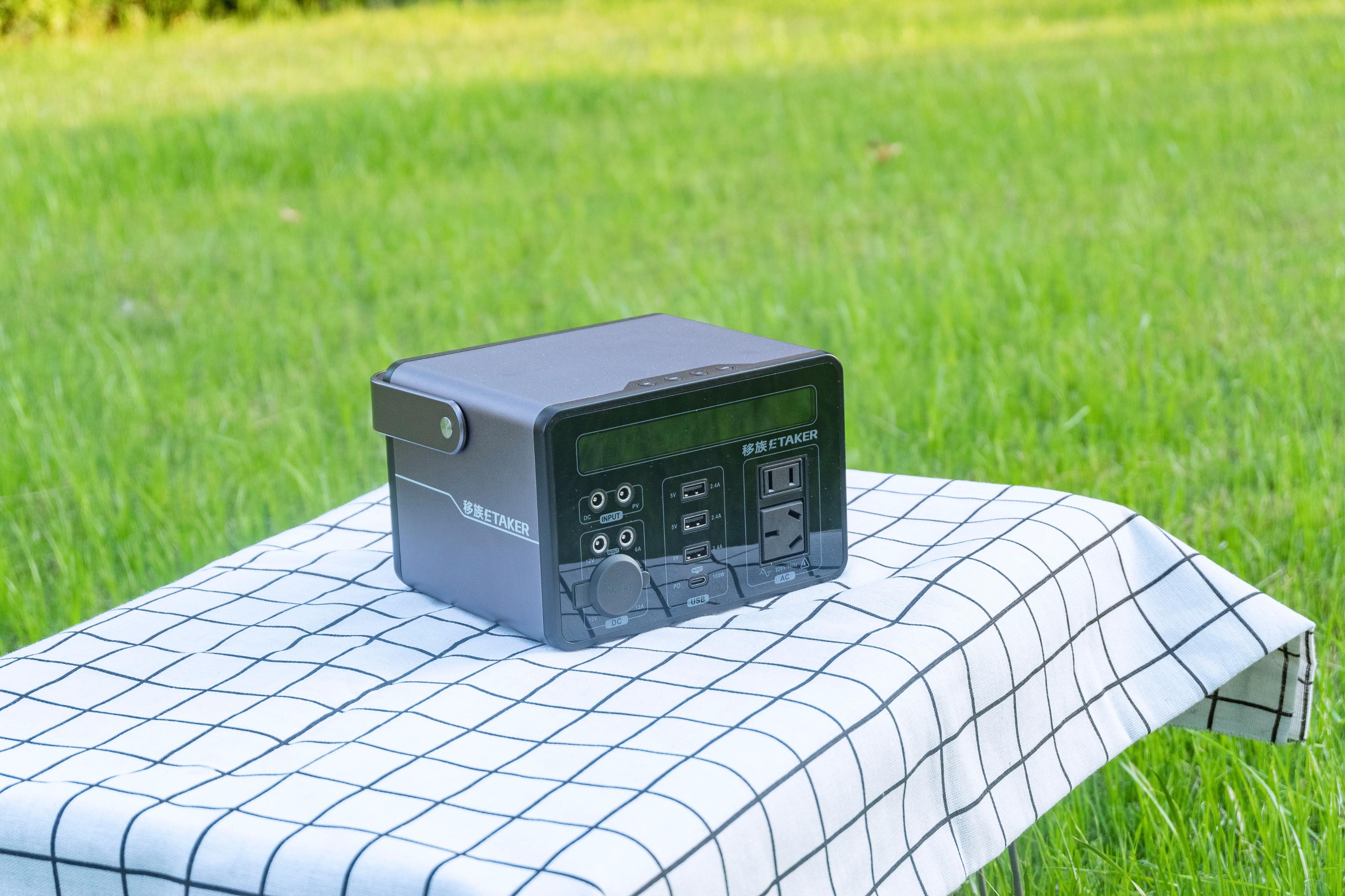 0.3度电的户外电源只有巴掌大小，350W大功率，移族P300确实香