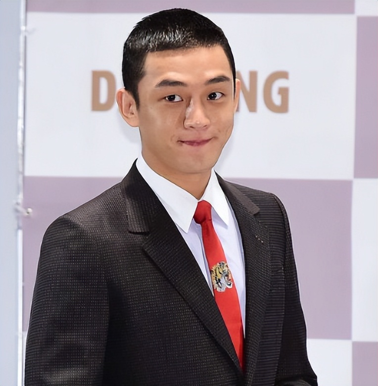 刘亚仁吸毒颁奖视频,刘亚仁分别是靠什么获得影帝视帝