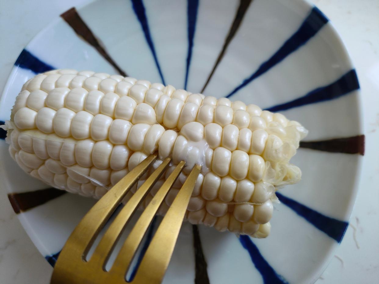 老两口晒出早餐，低调“奢华”又养生，网友感叹：退休金多少