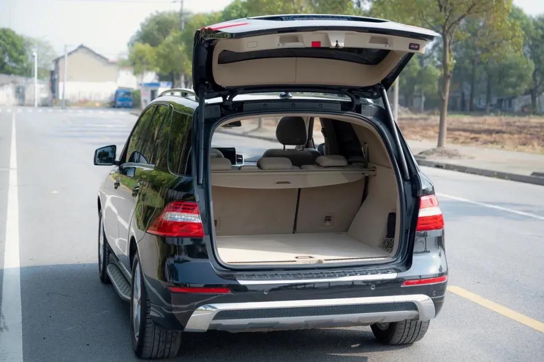 奔驰ml400的二手车实际感受,百万级硬派越野车奔驰ml400