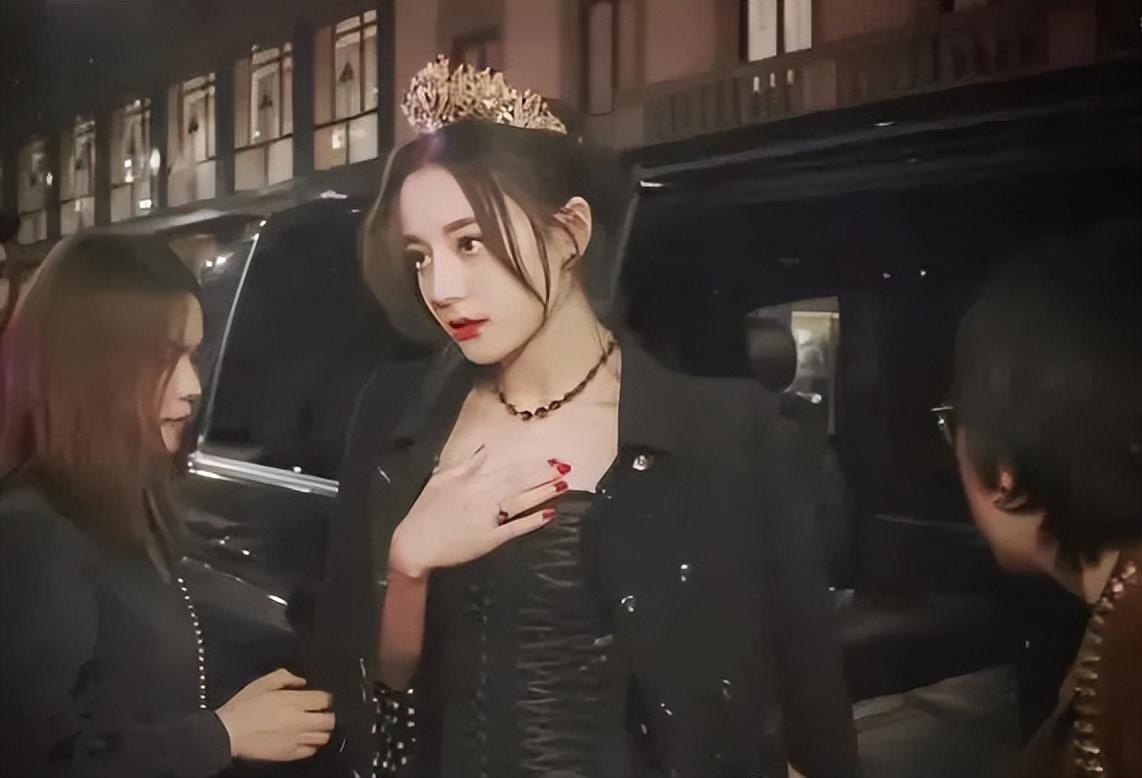 热巴露肩露腰,热巴为什么不露细腰