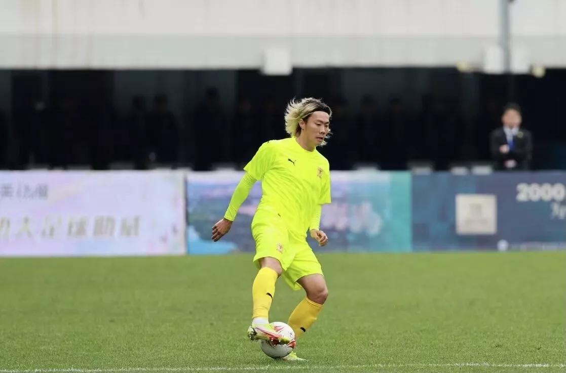 广州恒大，没有白斩鸡，越秀山的草坪不适合铺床