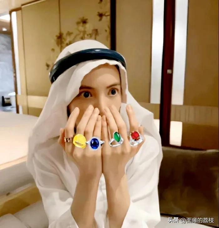 金晨被爆料,金晨现在过得怎么样