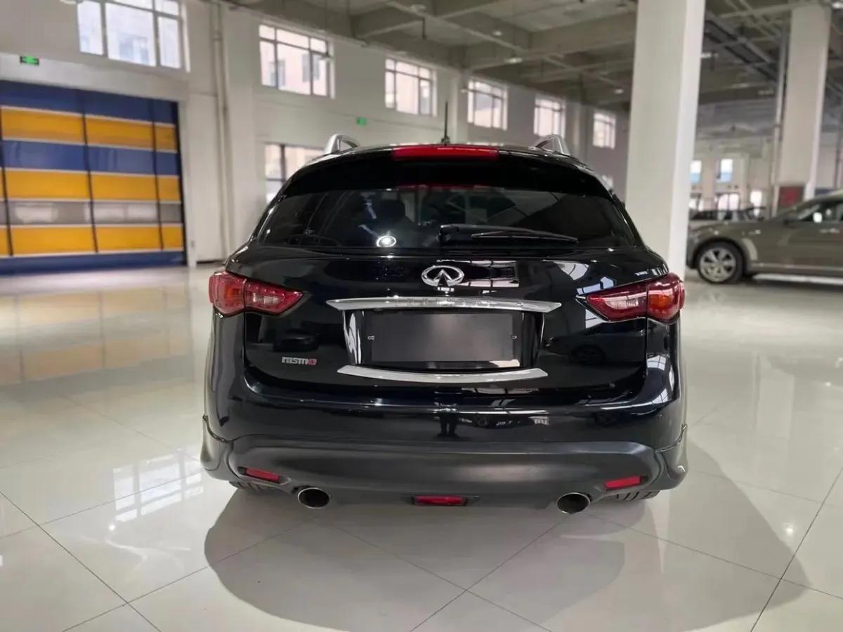 怪兽suv越野车,西装暴徒汽车suv英菲尼迪fx35