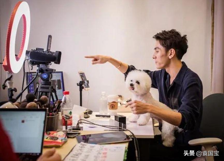 简析风口浪尖的直播电商行业现状,直播电商的转型之路有哪些