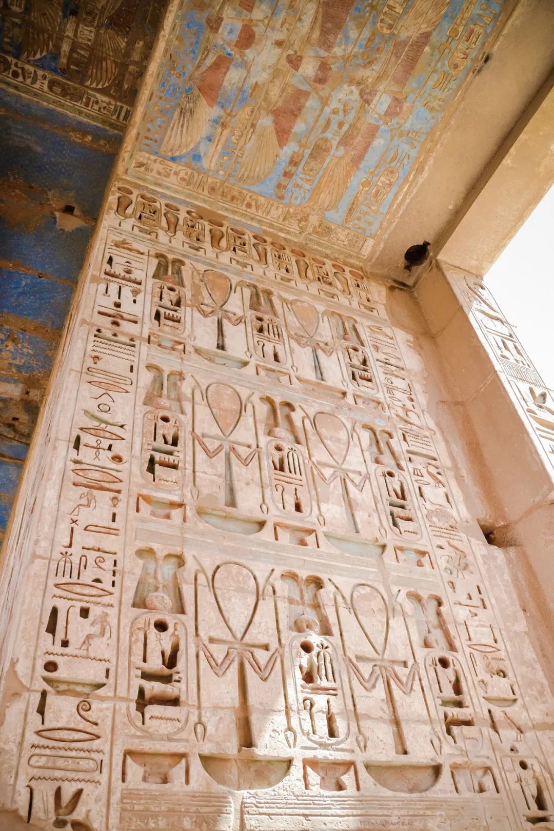 伊西斯女神是圣母玛利亚的原型吗,古埃及法老王伊西斯