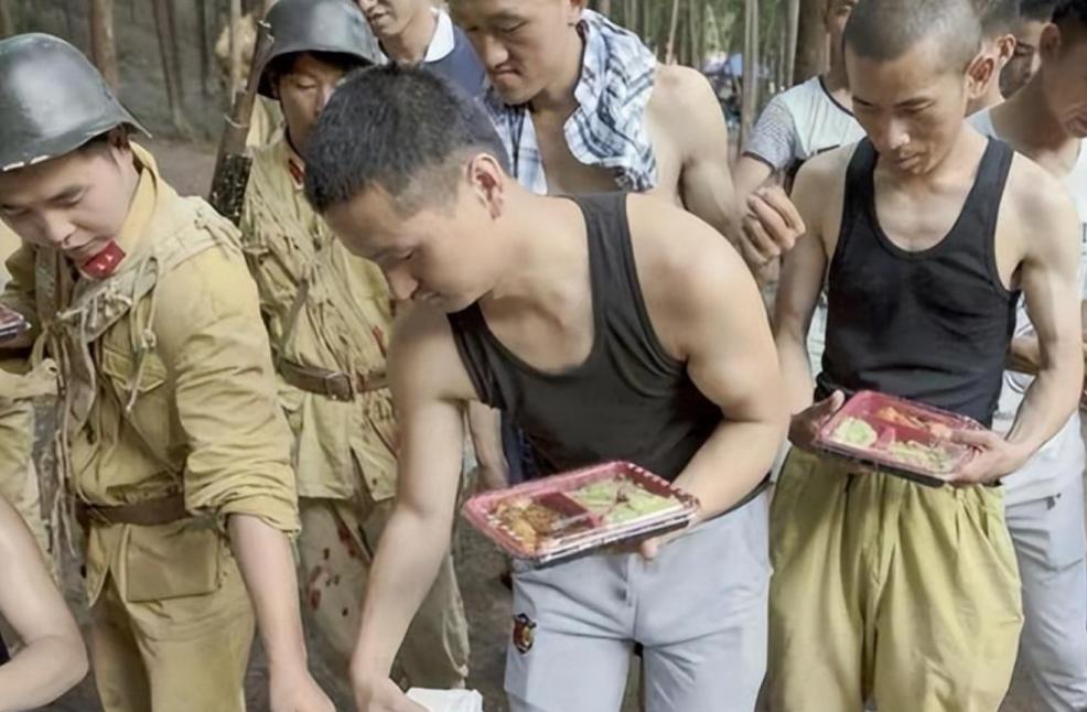 20万横店群演现状美女成群,横店20万女群演