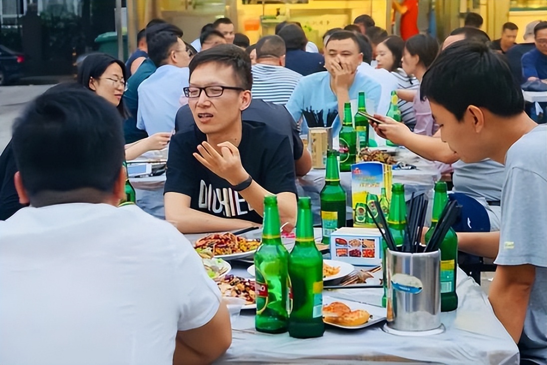 工业啤酒性价比最高的啤酒,工业啤酒和非工业啤酒价格