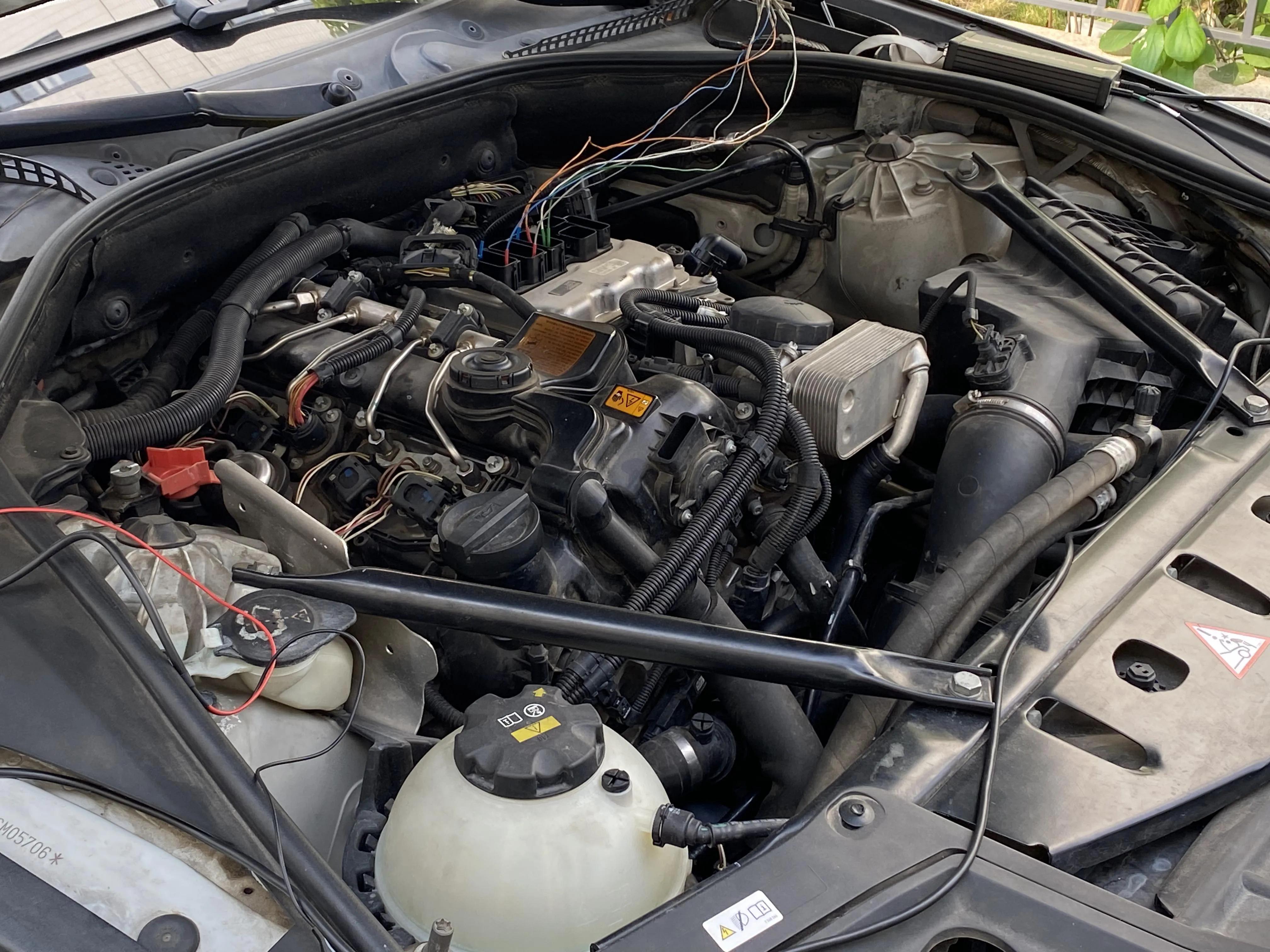 宝马525li和红旗h9对比性能,宝马525li2.5自吸多大马力