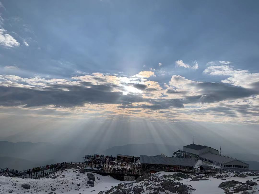 山不见我我自去见山文案,山不见我我自去见山的意思