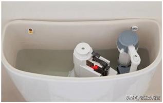 水瓶马桶堵了怎么快速通,马桶堵塞疏通小妙招矿泉水瓶