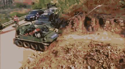 战场上的拖拉机,拖拉机全地形越野车