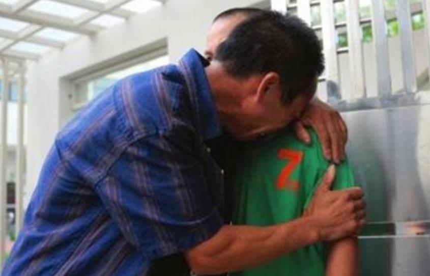 农民被警察抓走了后续,陕西一村民被查处