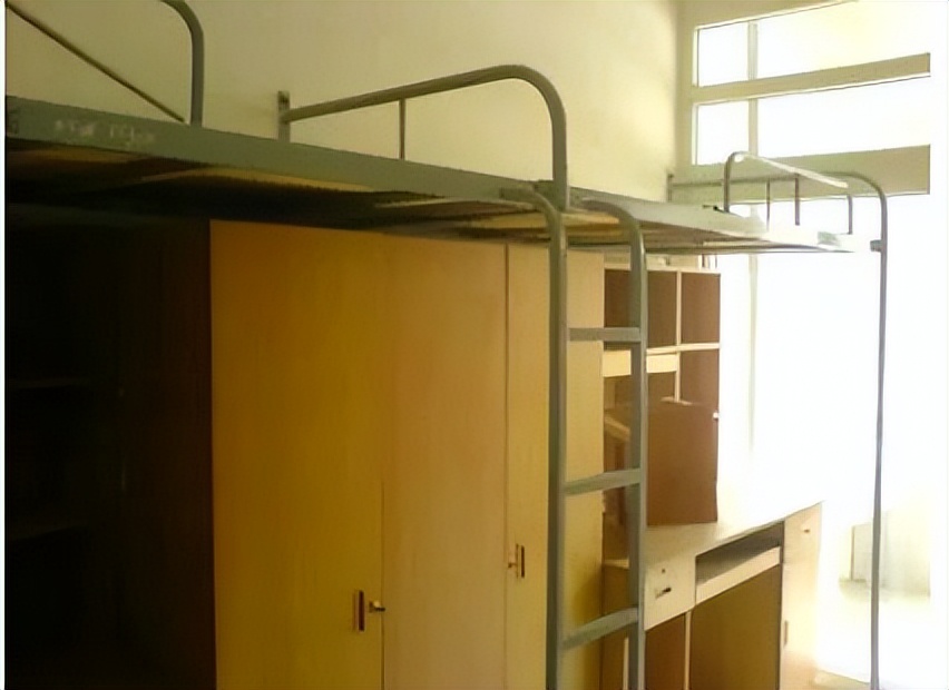 五十三度橙宿舍,五十三度橙教务