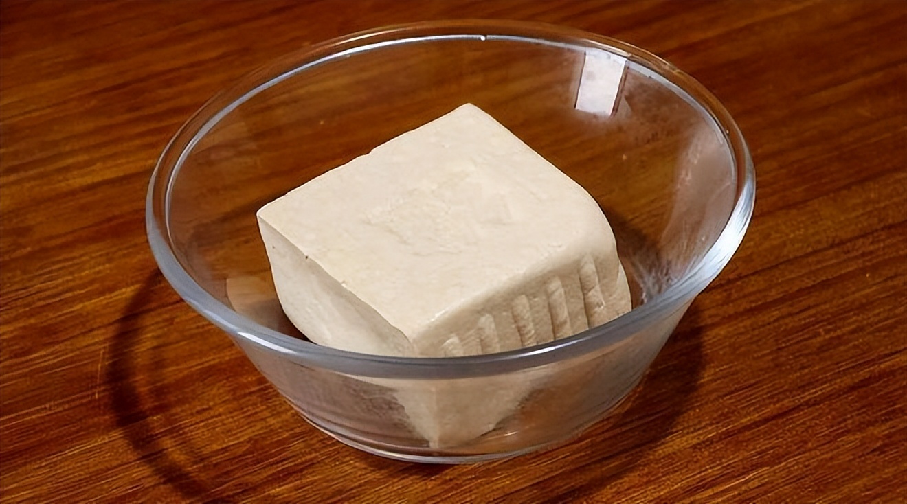 石膏做豆腐和内酯做豆腐的区别,石膏与葡萄糖内酯做豆腐的区别