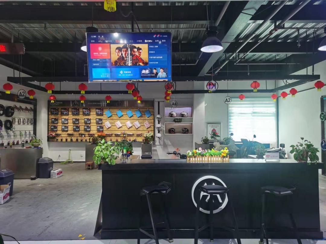 南阳新华路电动车市场首个电动车上牌点设在爱玛专营店