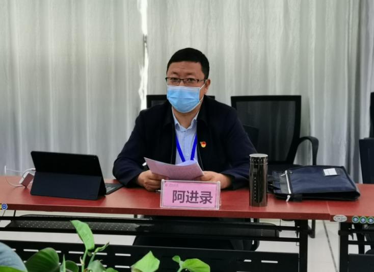 既当裁判又当运动员？高校领导被本校拟录取为博士，校方回应敷衍