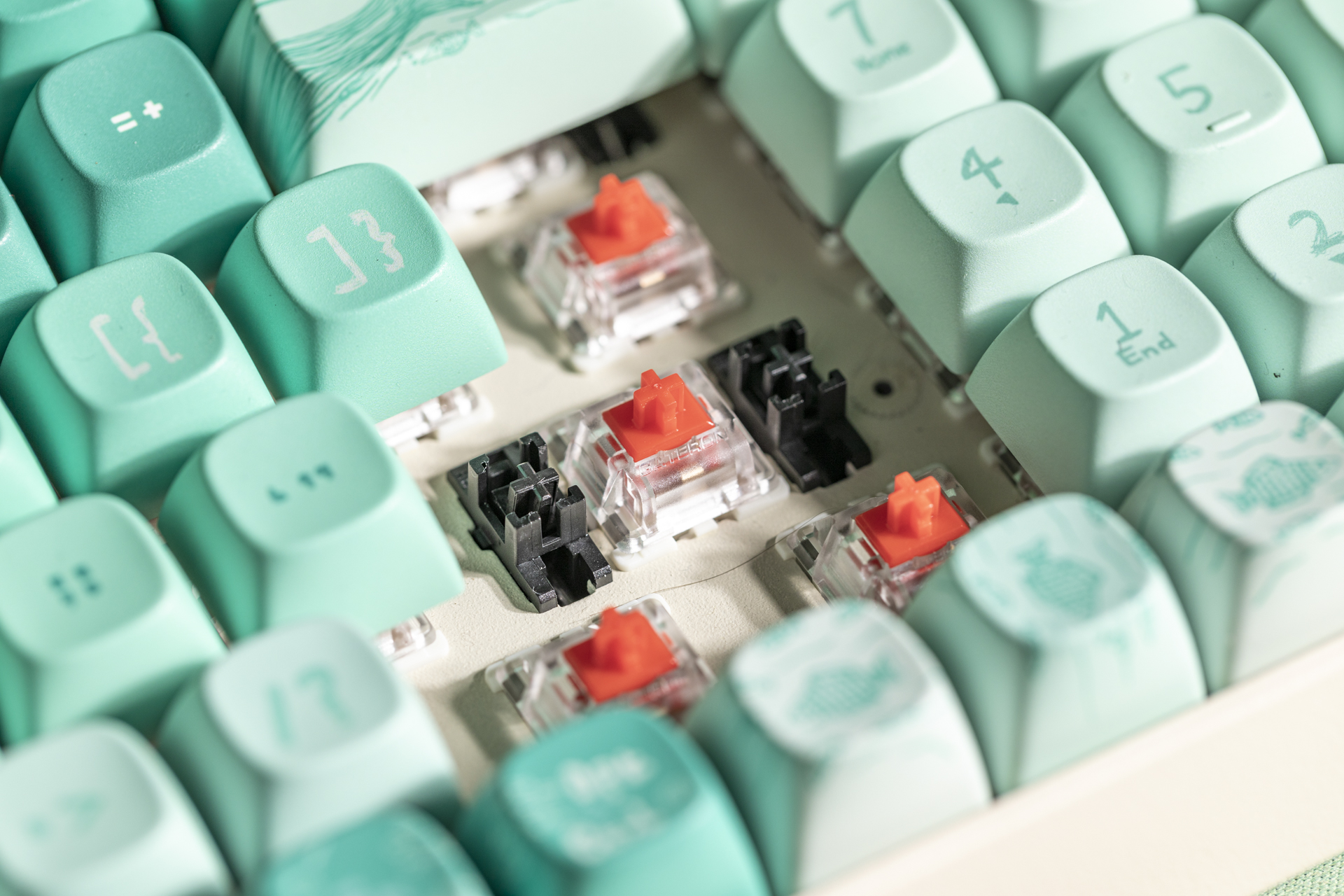 lofree洛斐小翘键盘有背光吗,洛斐键盘小翘测评